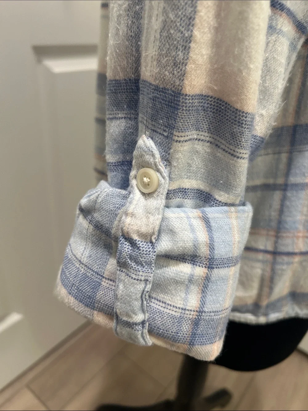 Time and Tru Women’s Baby Blue and Cream/White Plaid Button-Down Shirt Size XS